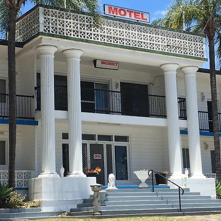 Plantation Retro Motel Tyndale Bagian luar foto