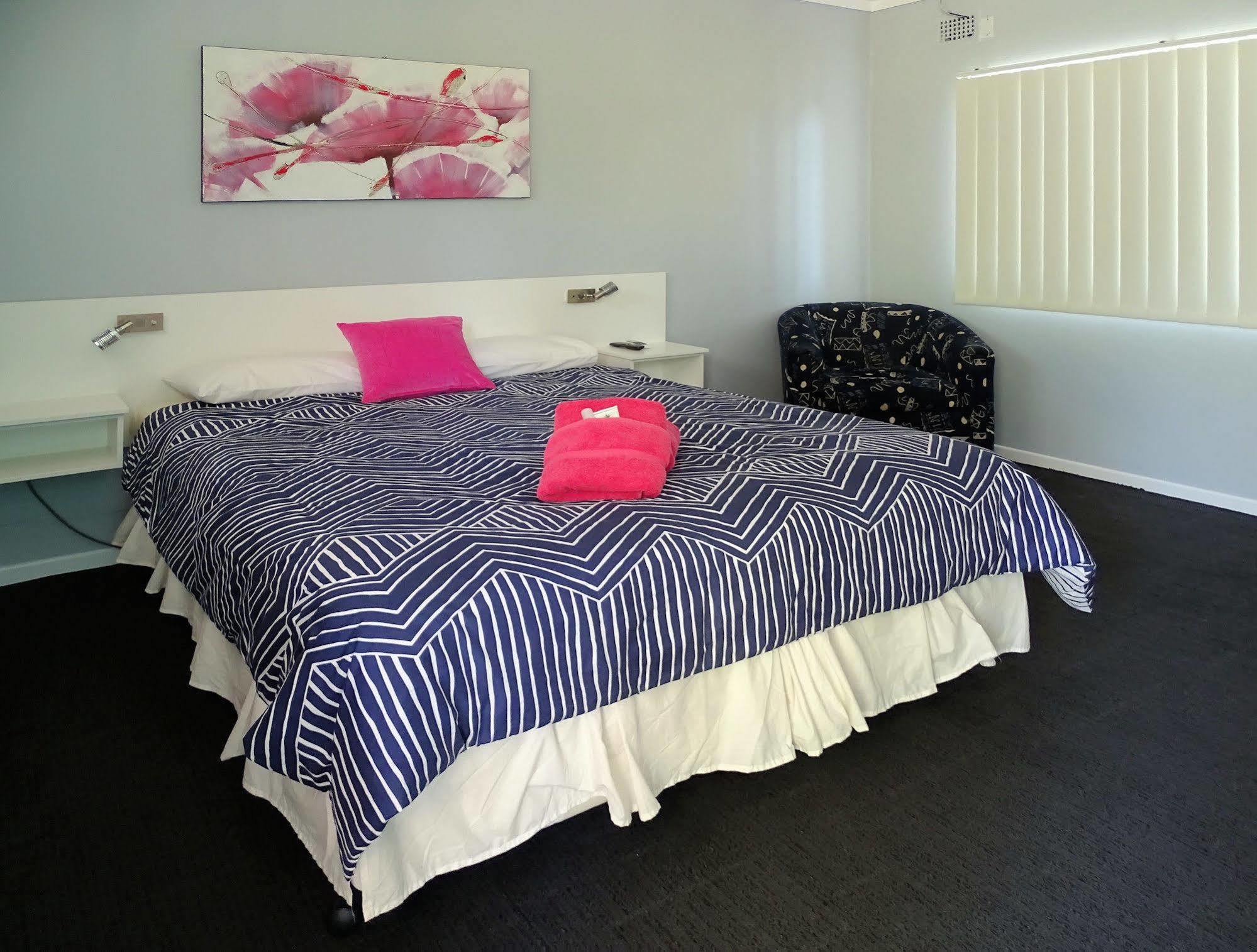 Plantation Retro Motel Tyndale Bagian luar foto