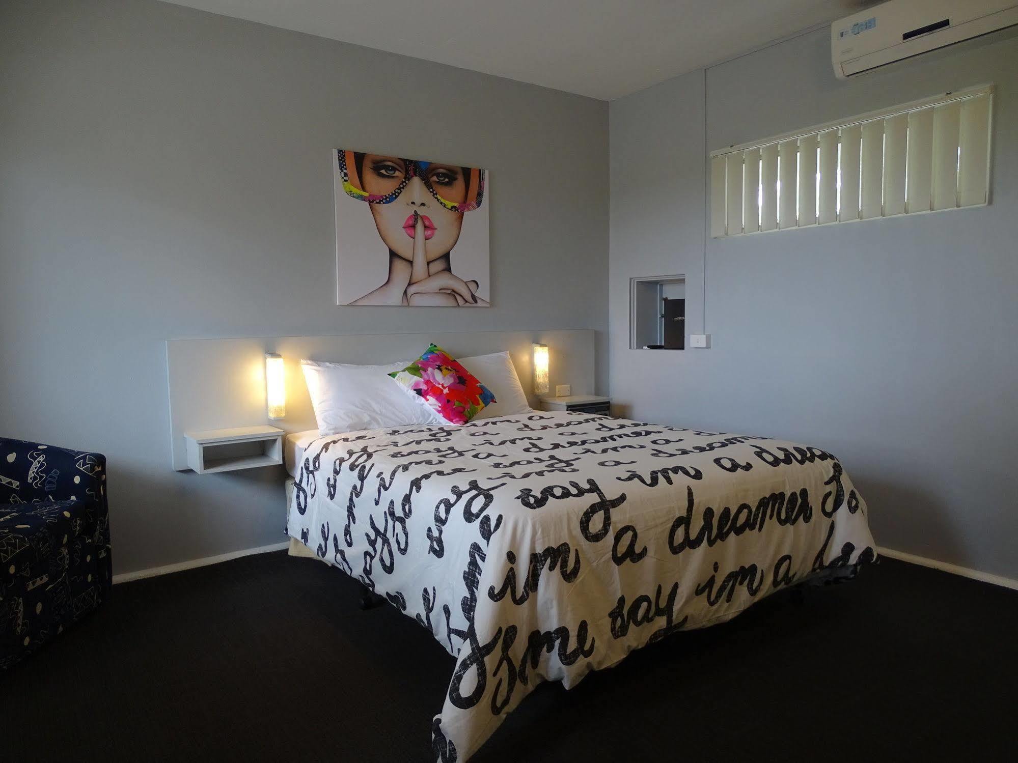 Plantation Retro Motel Tyndale Bagian luar foto