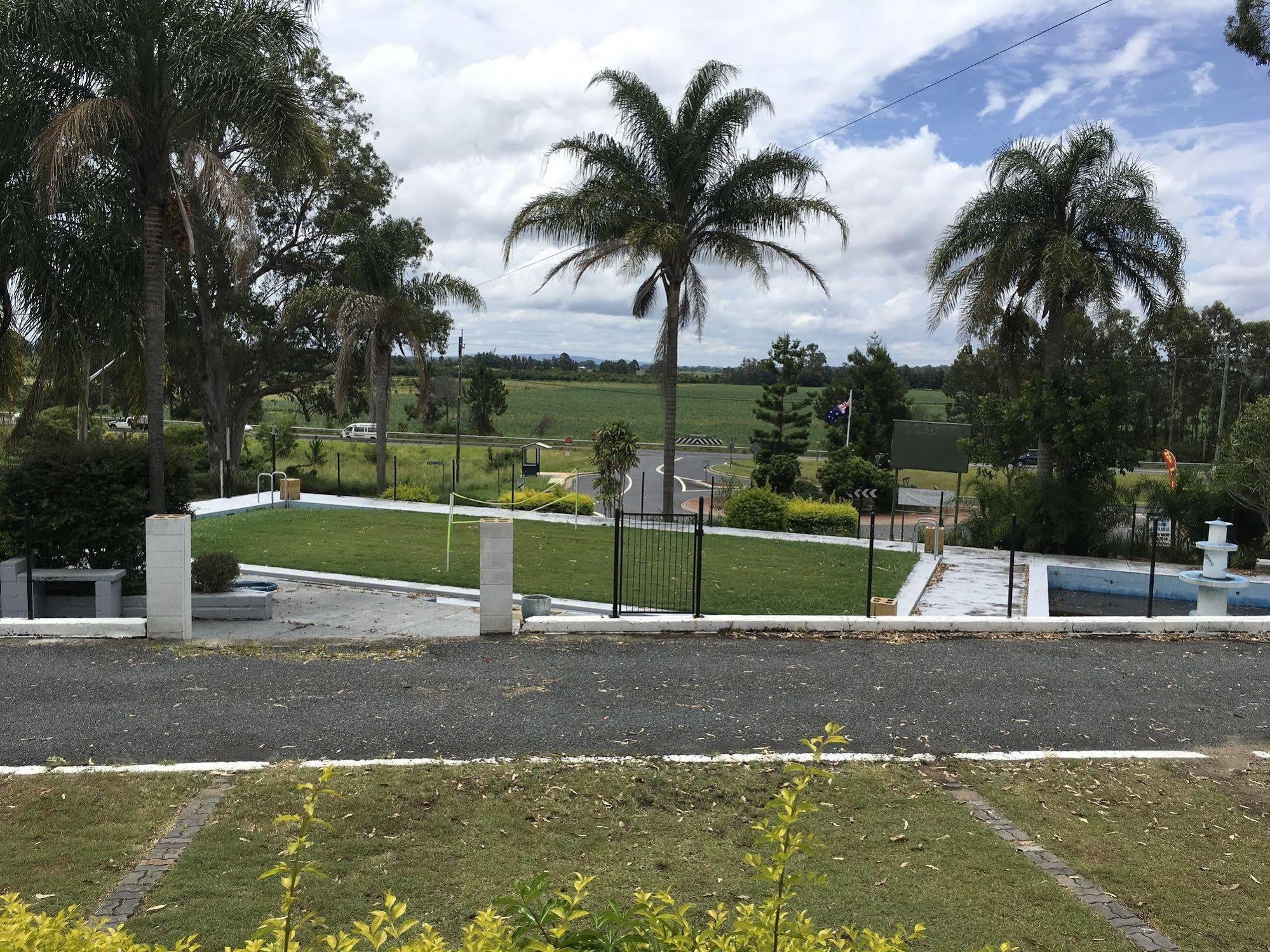 Plantation Retro Motel Tyndale Bagian luar foto